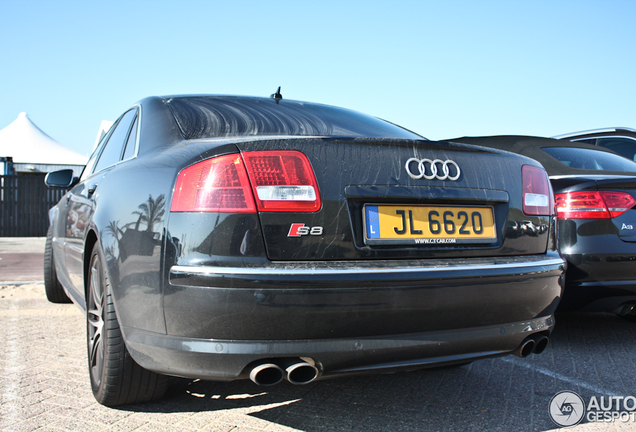 Audi S8 D3