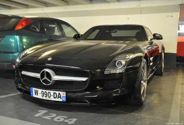 Mercedes-Benz SLS AMG