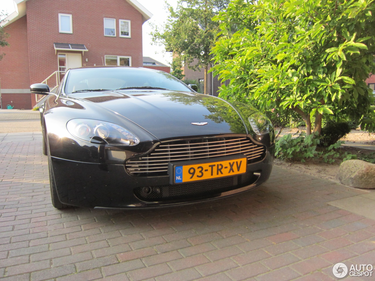 Aston Martin V8 Vantage