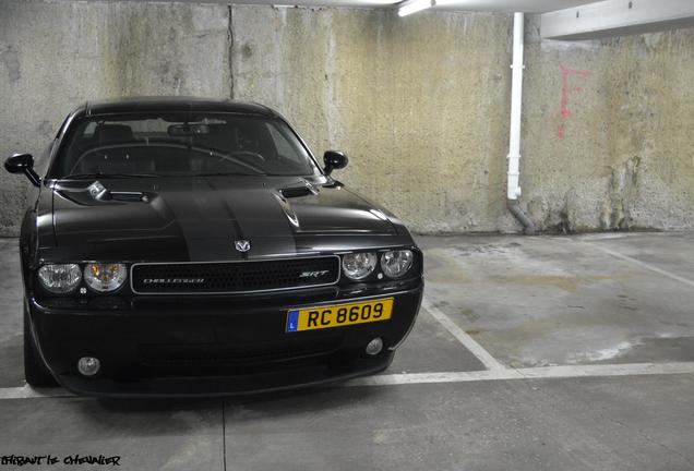 Dodge Challenger SRT-8