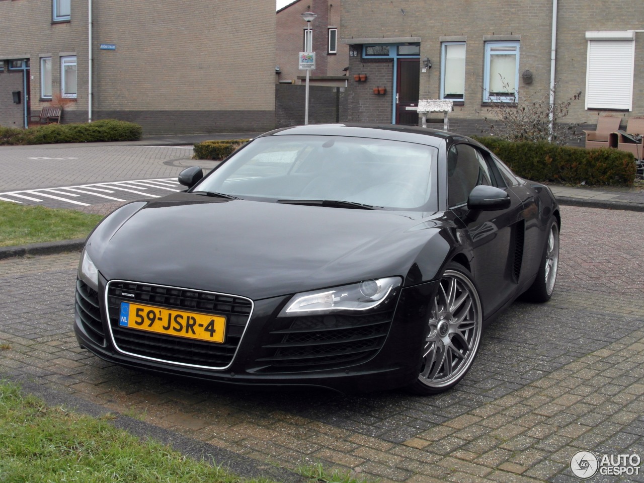 Audi R8