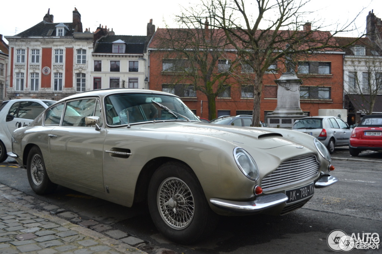 Aston Martin DB6 Vantage MKI