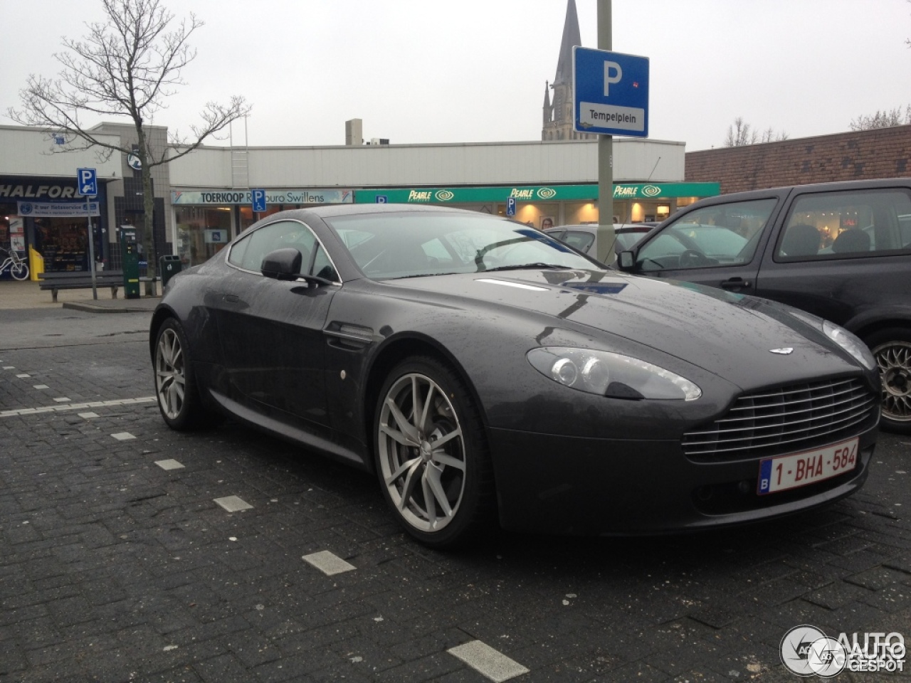 Aston Martin V8 Vantage