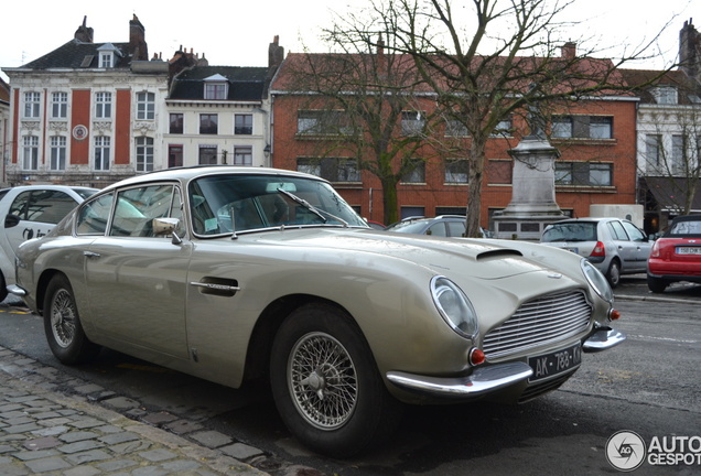 Aston Martin DB6 Vantage MKI