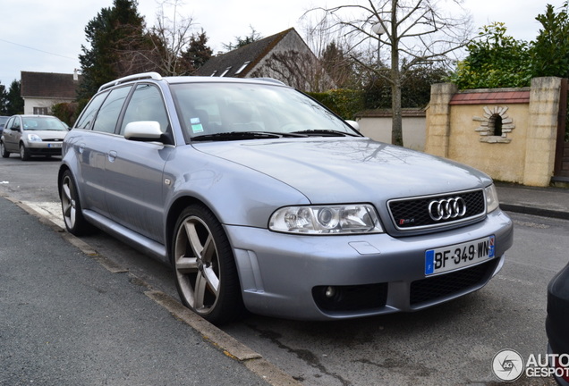 Audi RS4 Avant B5