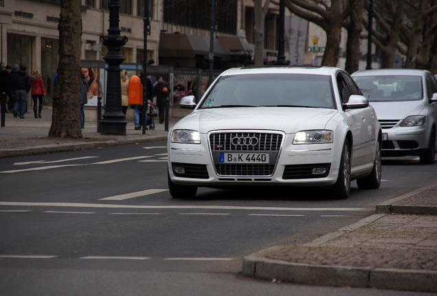 Audi S8 D3