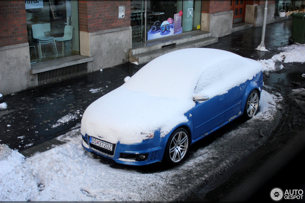 Audi RS4 Sedan