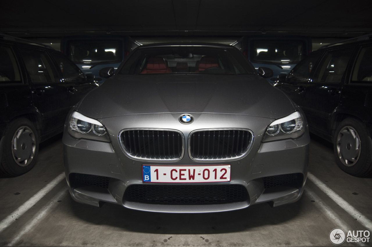 BMW M5 F10 2011