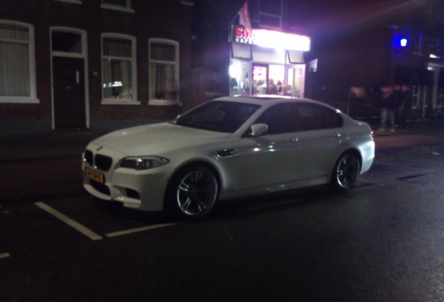 BMW M5 F10 2011