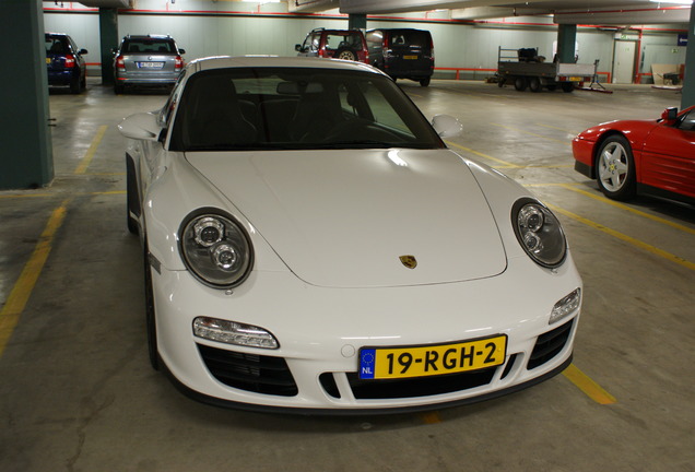 Porsche 997 Carrera GTS