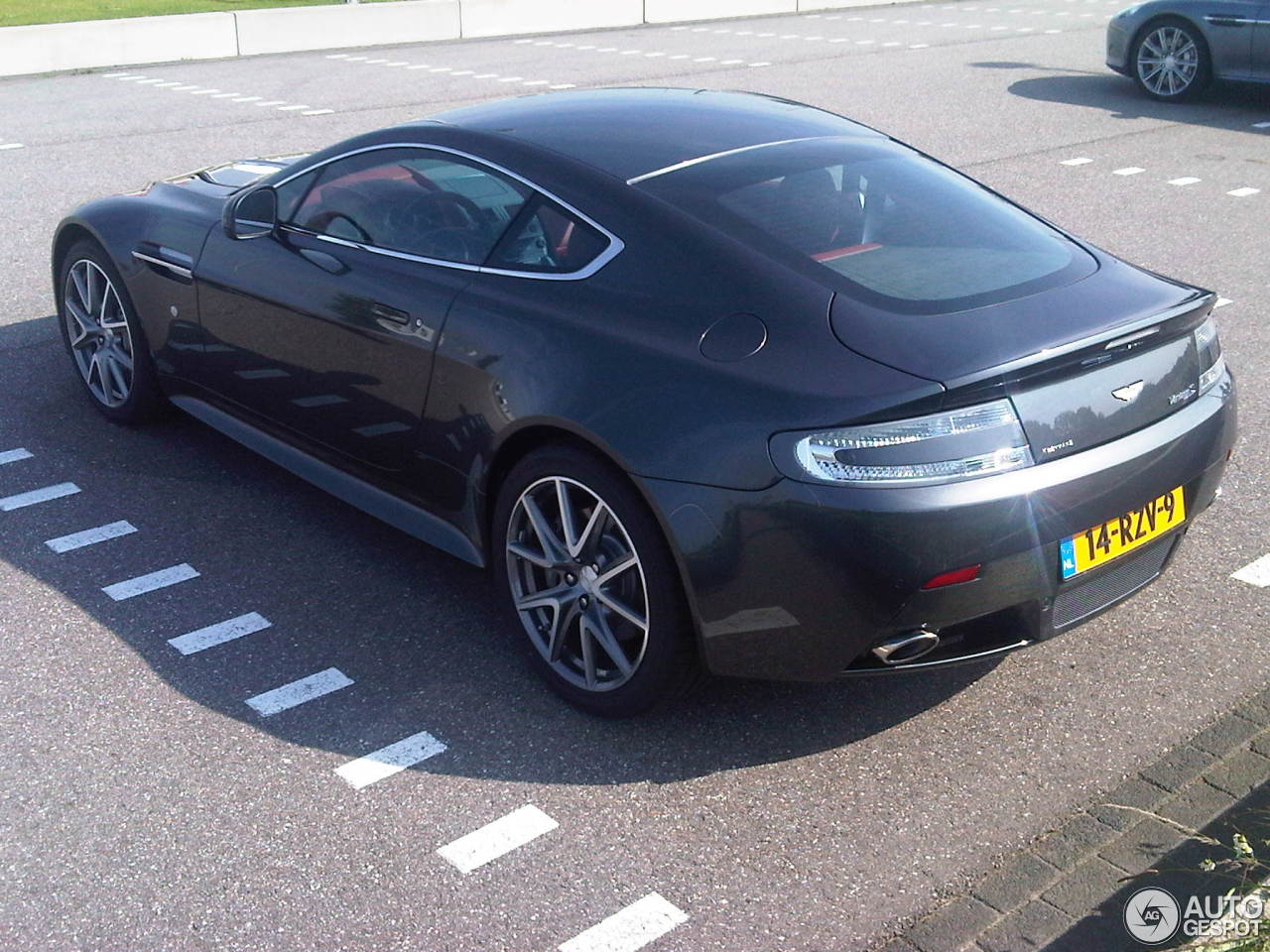 Aston Martin V8 Vantage S