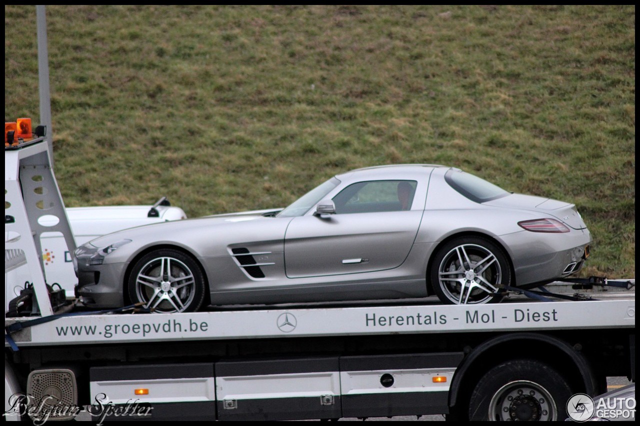 Mercedes-Benz SLS AMG