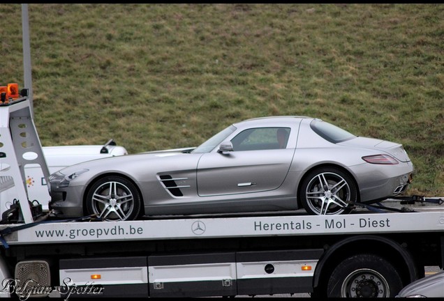 Mercedes-Benz SLS AMG