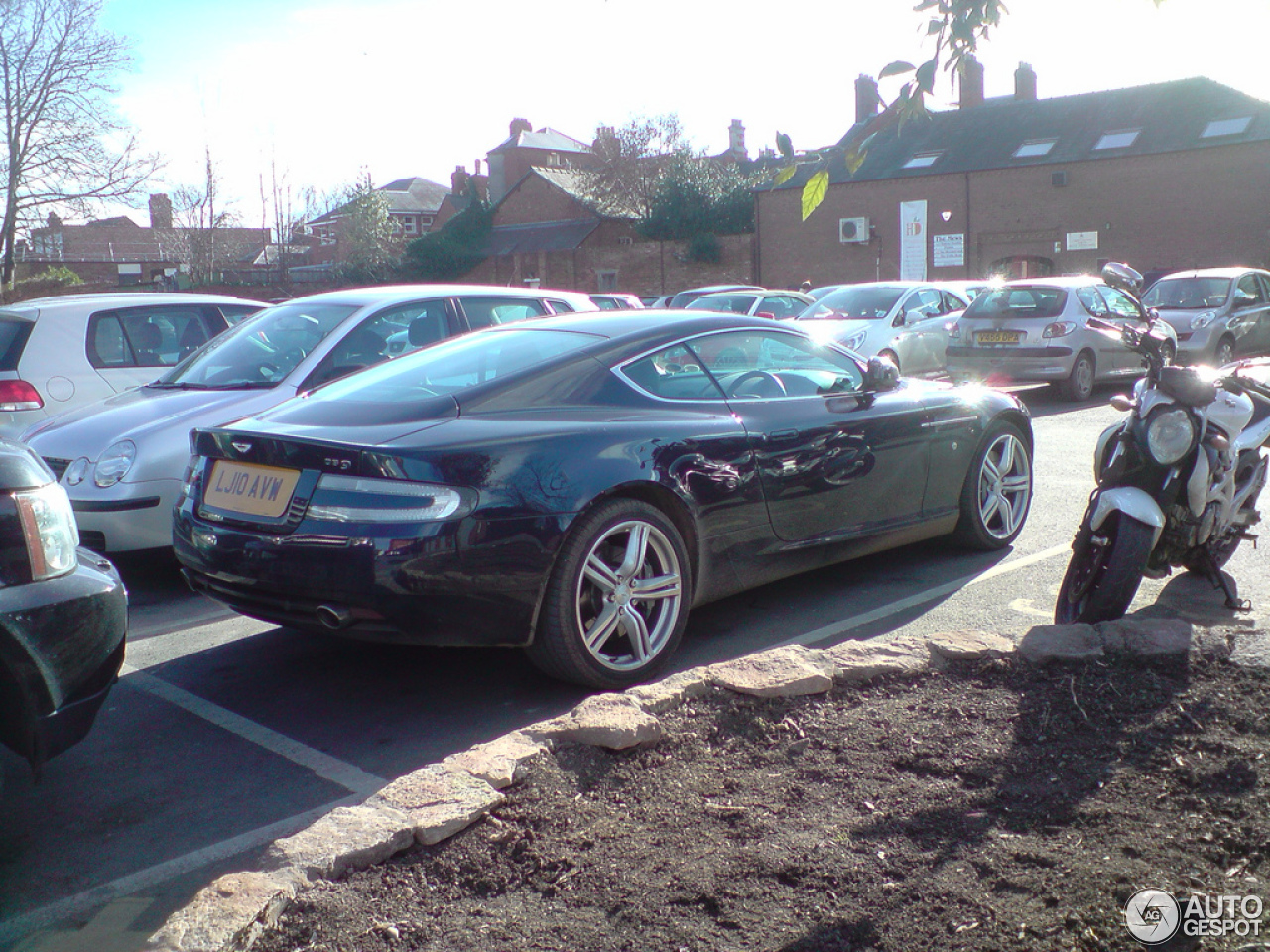 Aston Martin DB9