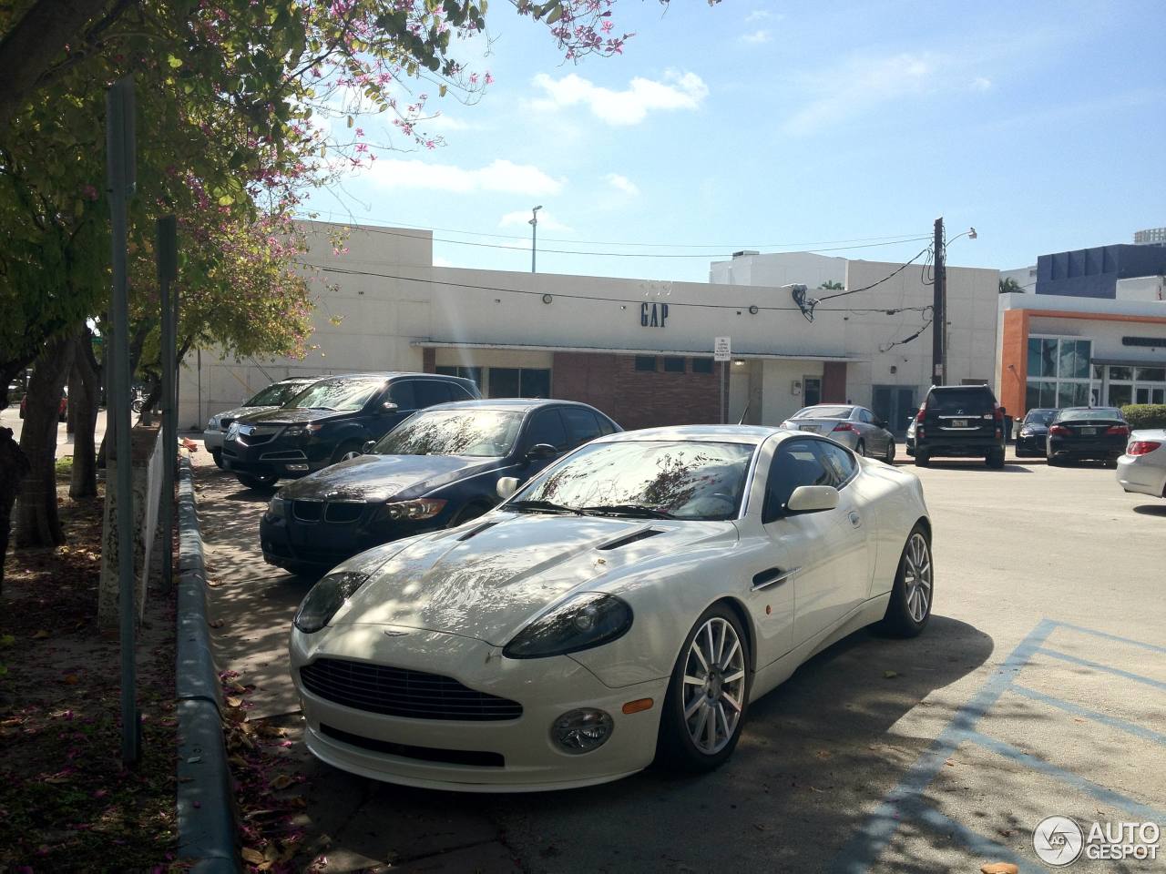 Aston Martin Vanquish S