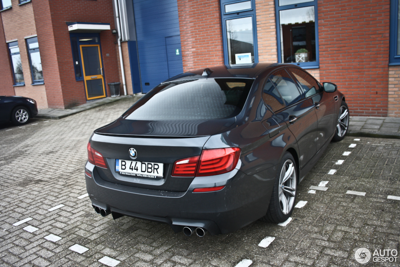 BMW M5 F10 2011