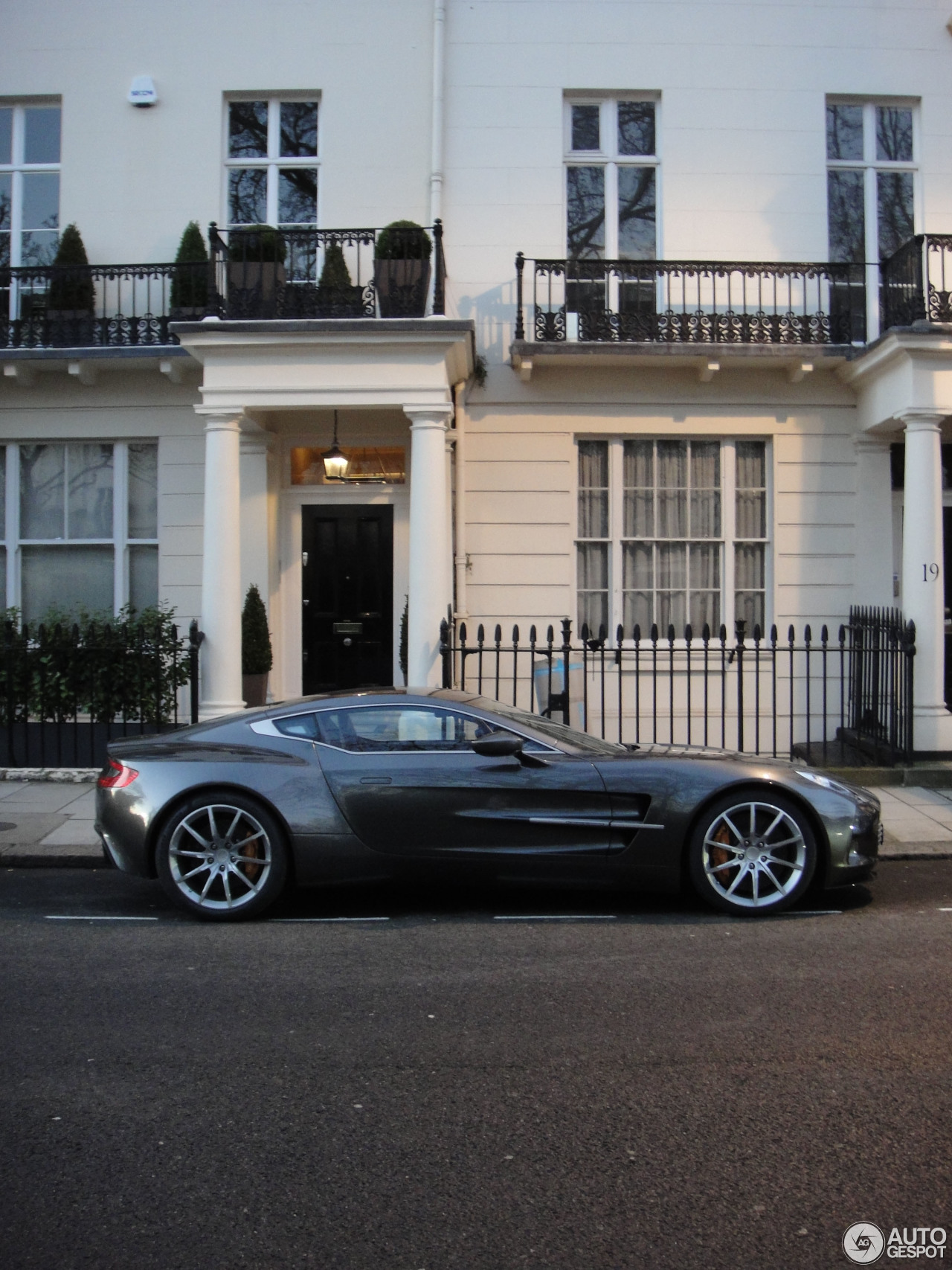 Aston Martin One-77