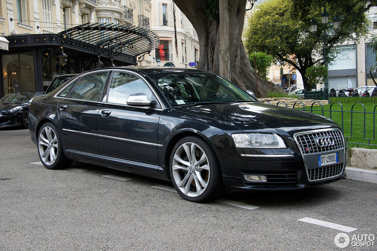 Audi S8 D3