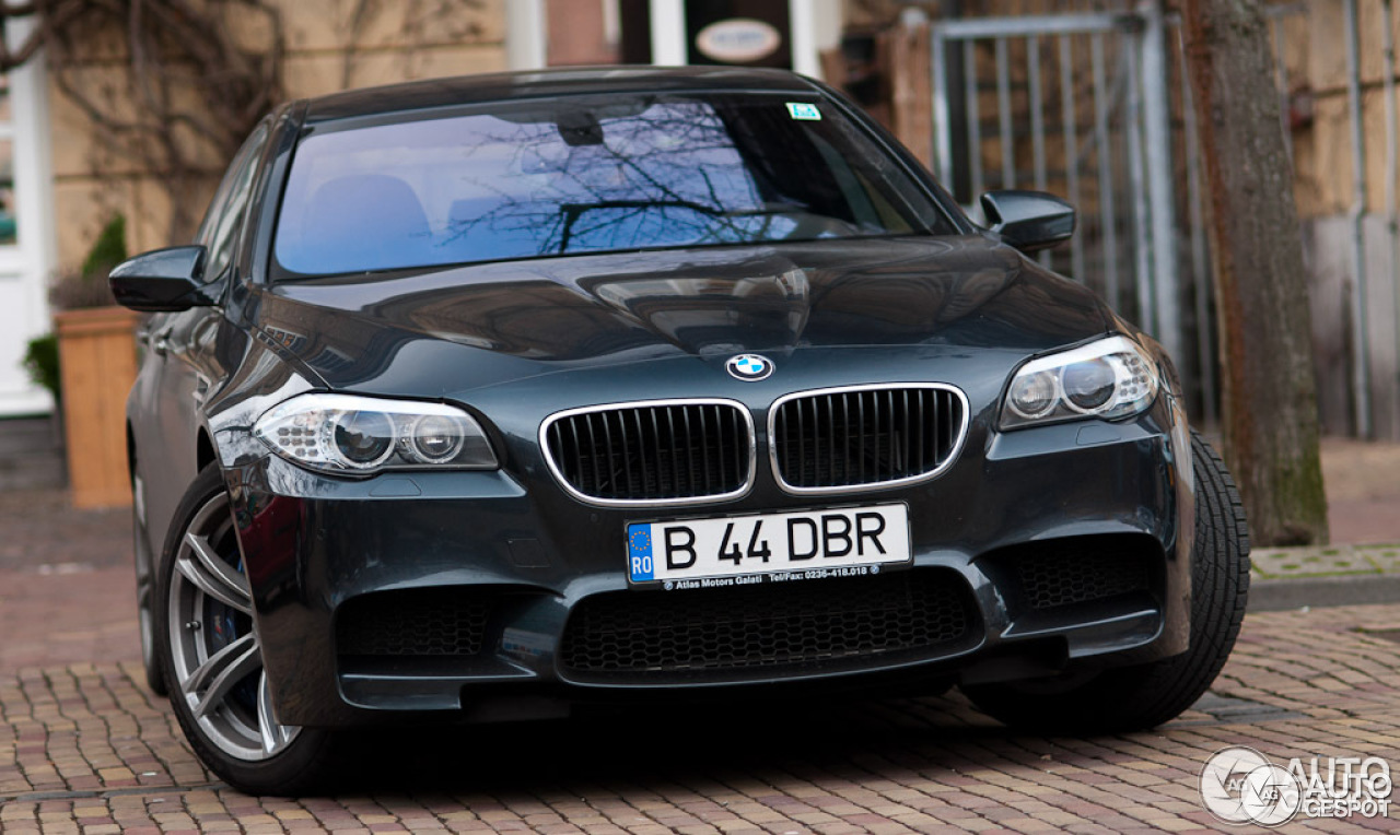 BMW M5 F10 2011