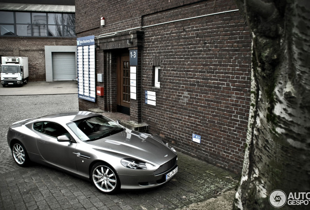 Aston Martin DB9