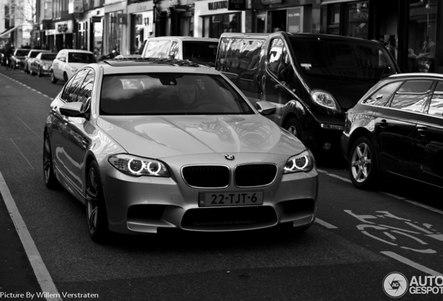 BMW M5 F10 2011