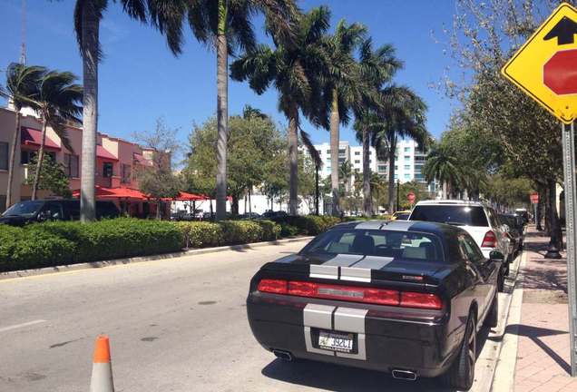 Dodge Challenger SRT-8 392