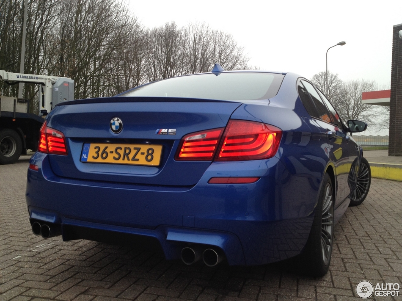 BMW M5 F10 2011