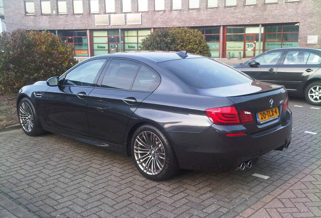 BMW M5 F10 2011