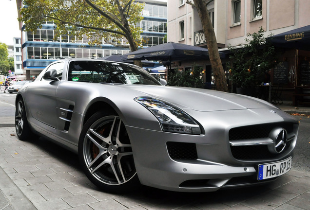 Mercedes-Benz SLS AMG