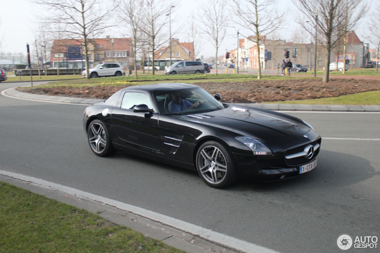 Mercedes-Benz SLS AMG