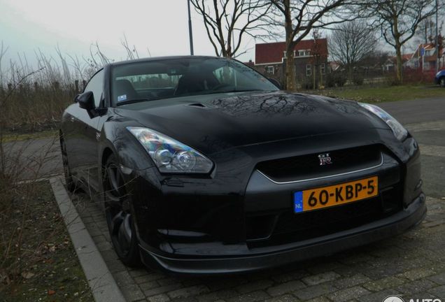 Nissan GT-R