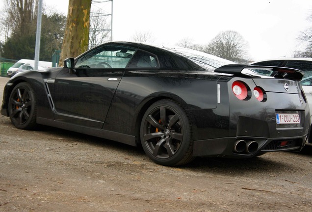 Nissan GT-R