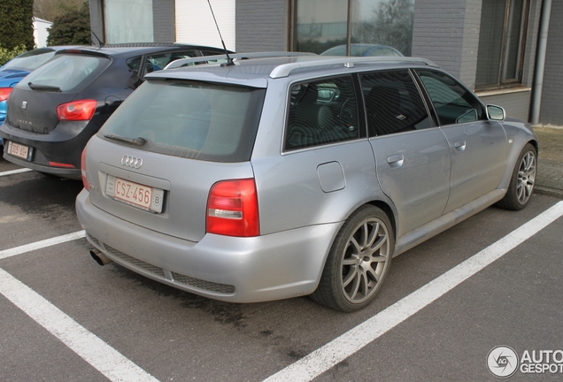 Audi RS4 Avant B5