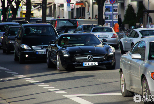 Mercedes-Benz SLS AMG