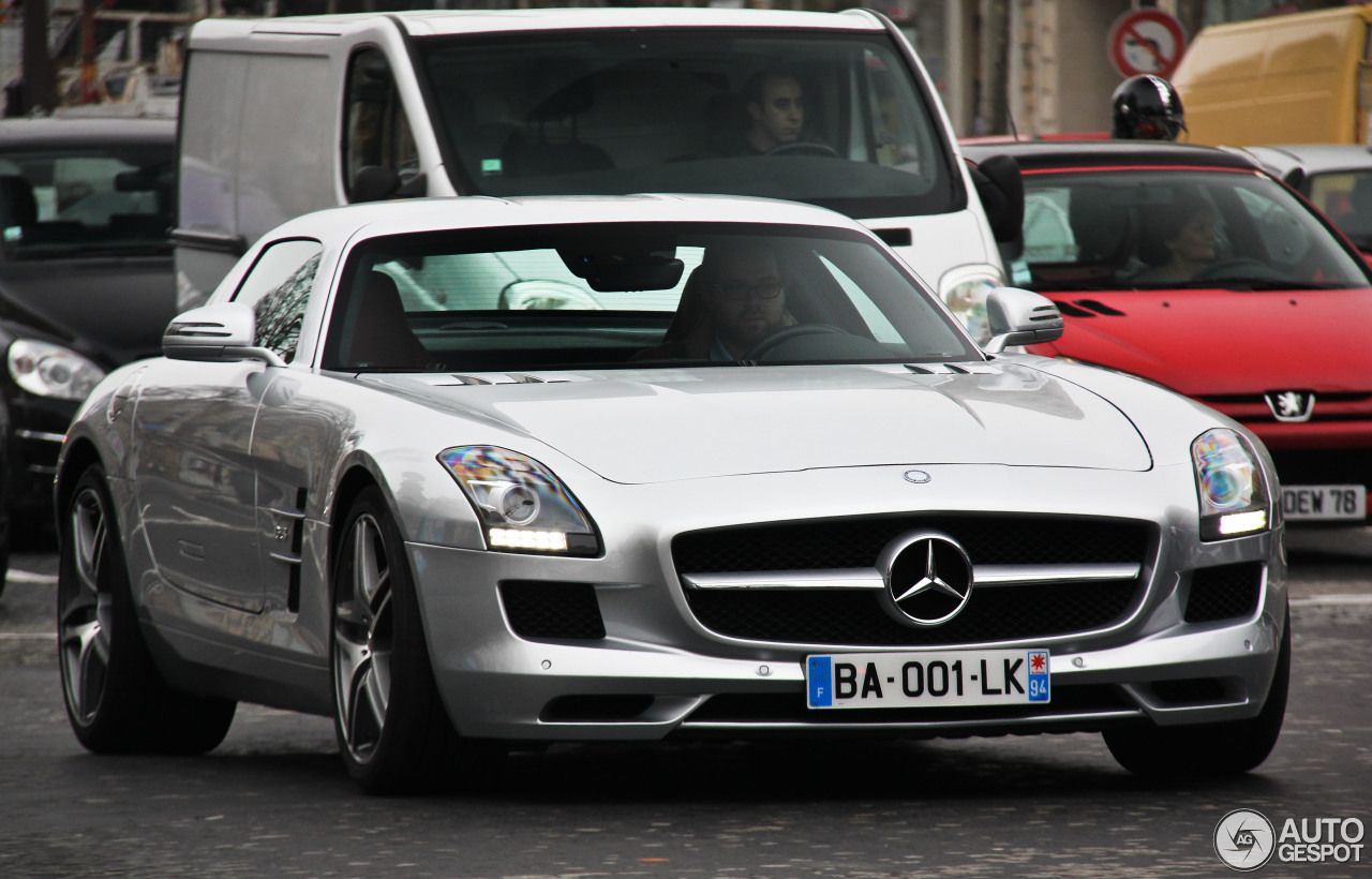 Mercedes-Benz SLS AMG