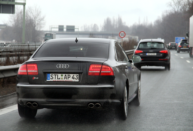 Audi S8 D3