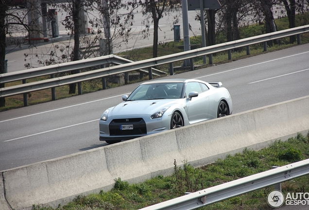 Nissan GT-R