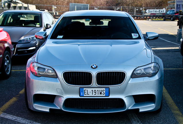 BMW M5 F10 2011