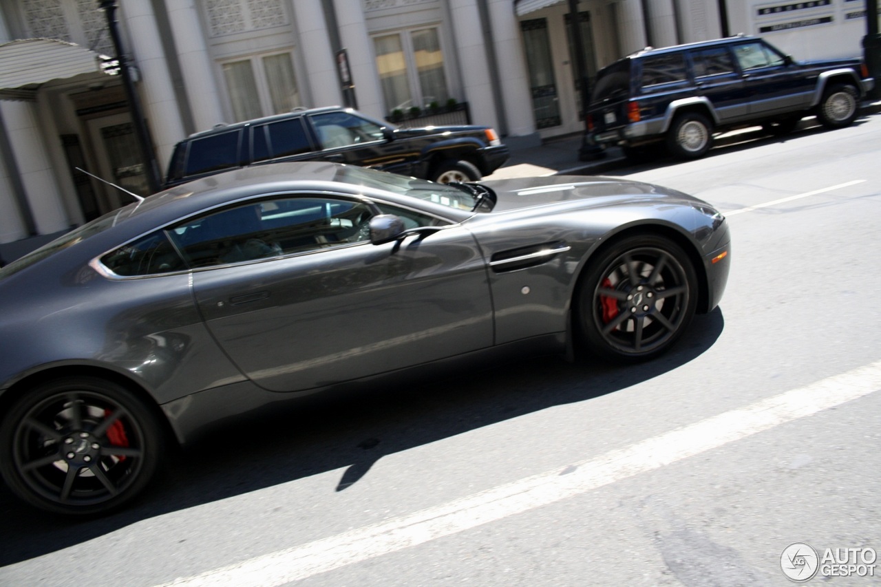 Aston Martin V8 Vantage