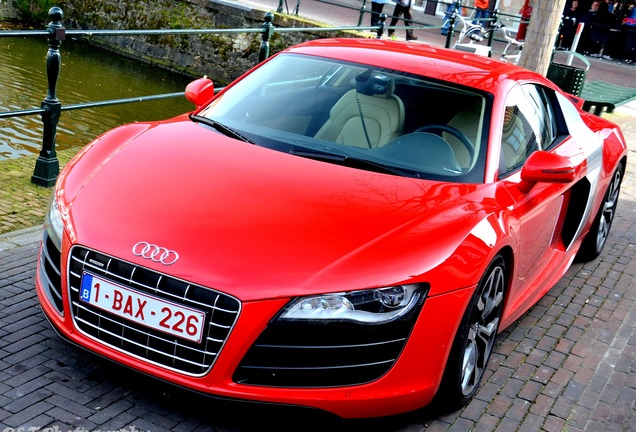 Audi R8 V10