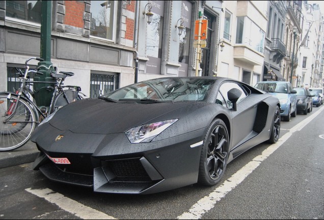 Lamborghini Aventador LP700-4