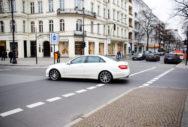 Mercedes-Benz E 63 AMG W212 V8 Biturbo