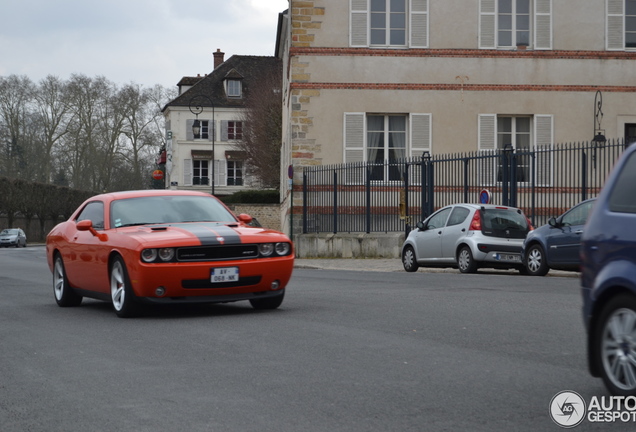 Dodge Challenger SRT-8