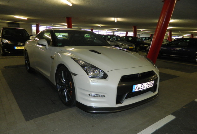 Nissan GT-R 2011