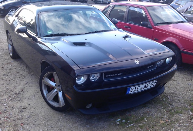 Dodge Challenger SRT-8