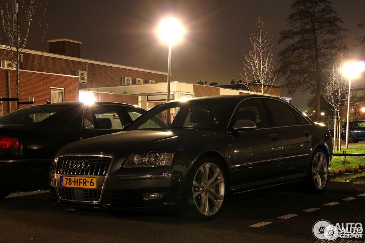 Audi S8 D3