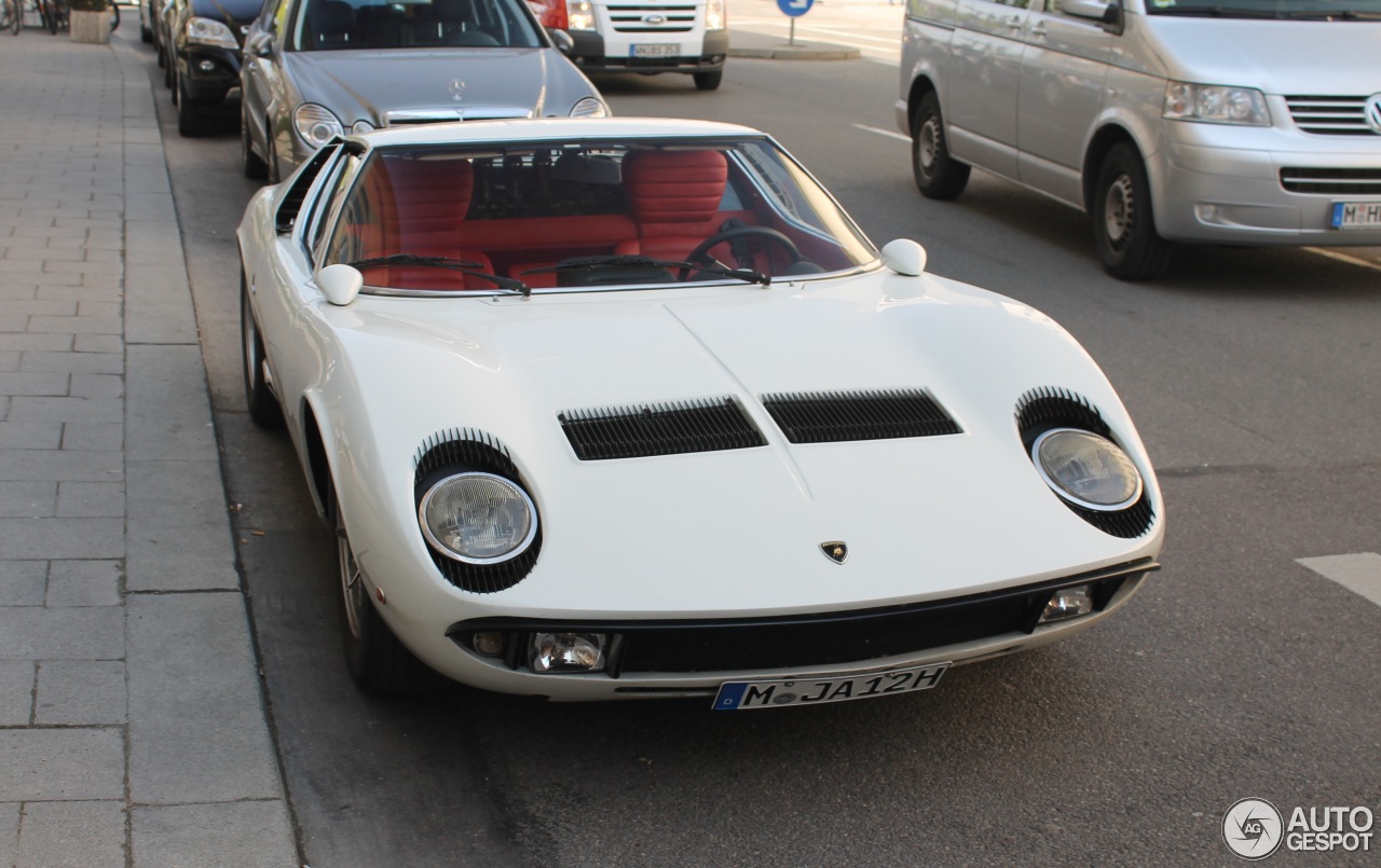 Lamborghini Miura P400