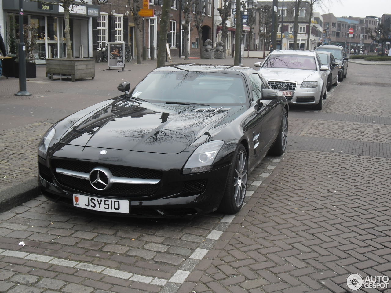 Mercedes-Benz SLS AMG