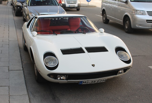 Lamborghini Miura P400