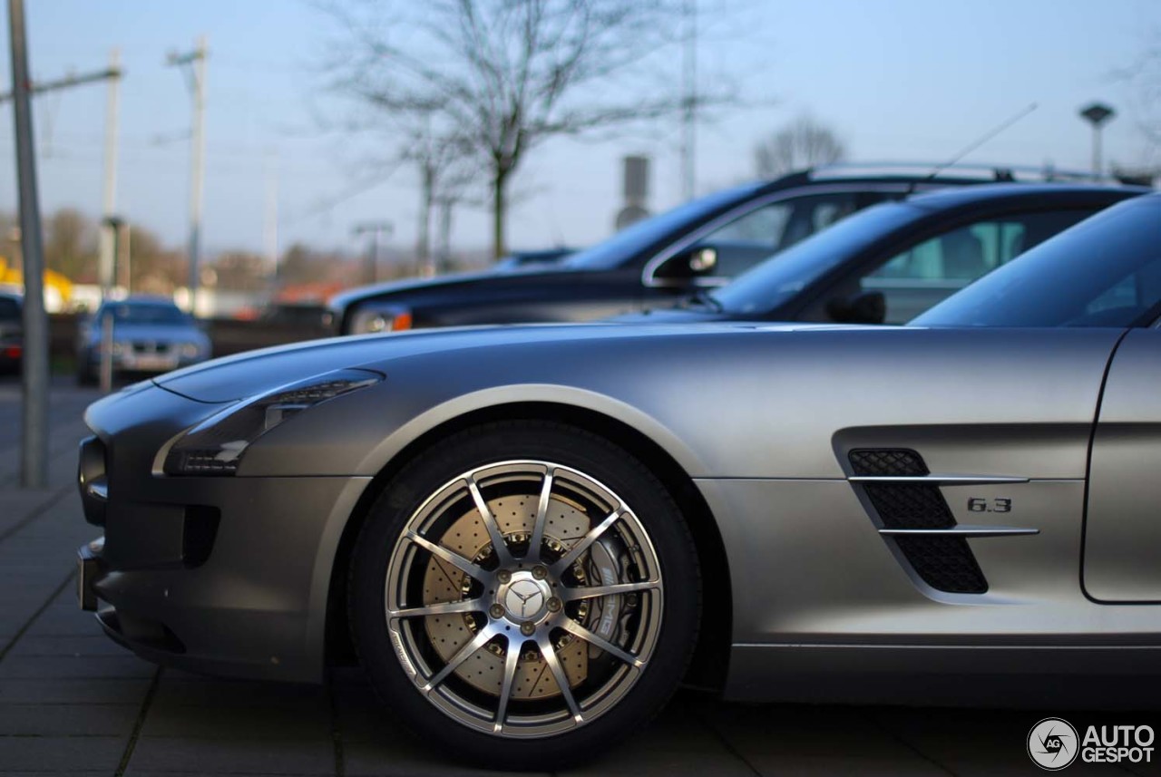 Mercedes-Benz SLS AMG